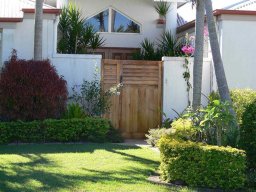 custom-gates-27